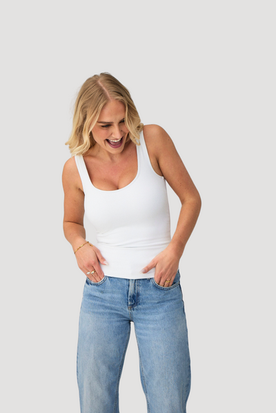 Hannah™ – Skulpturerende Scoop Neck Tanktop