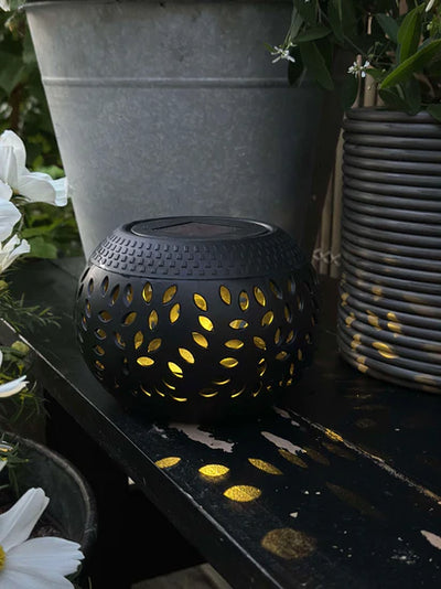 Lumis™ – Elegant Solcelledrevet Bordlanterne