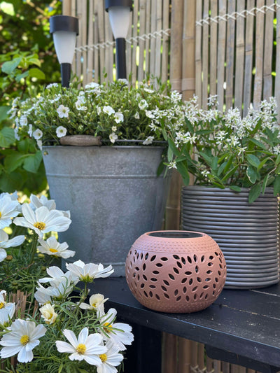 Lumis™ – Elegant Solcelledrevet Bordlanterne