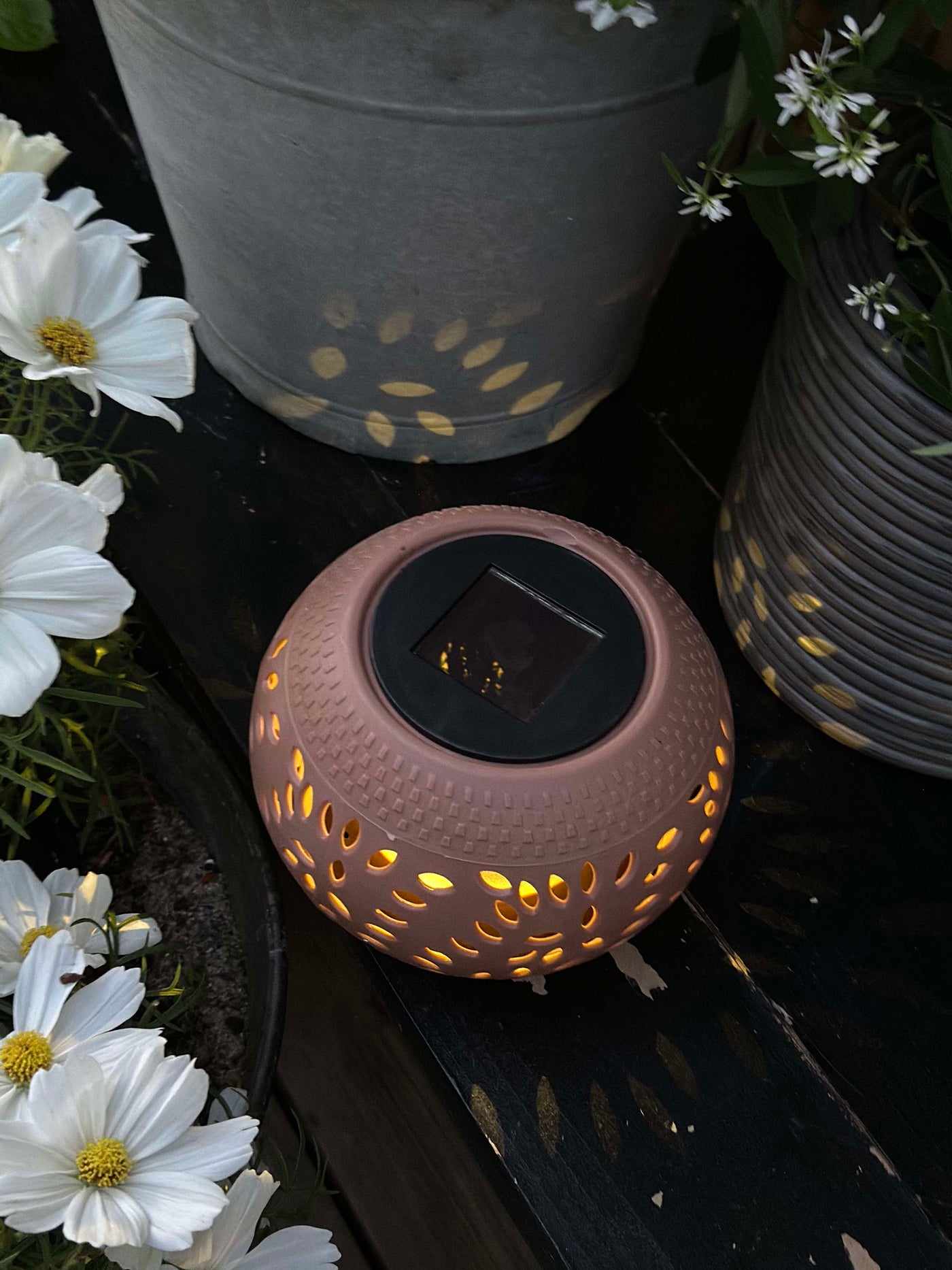 Lumis™ – Elegant Solcelledrevet Bordlanterne