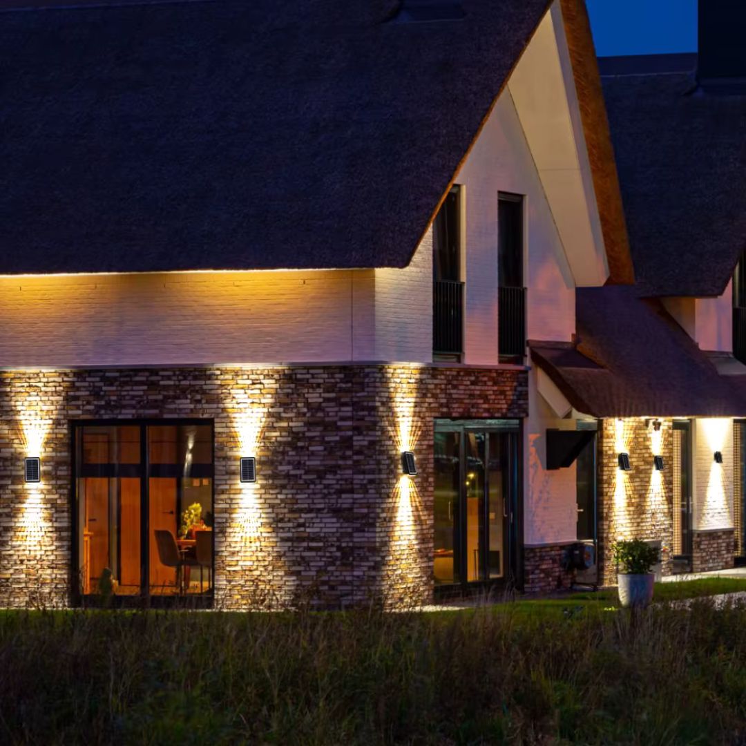 Glowrite™ – Elegant solcellelampe til vægmontering