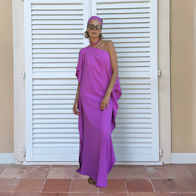 Emma™ – Elegant Flydende Asymmetrisk Kaftankjole