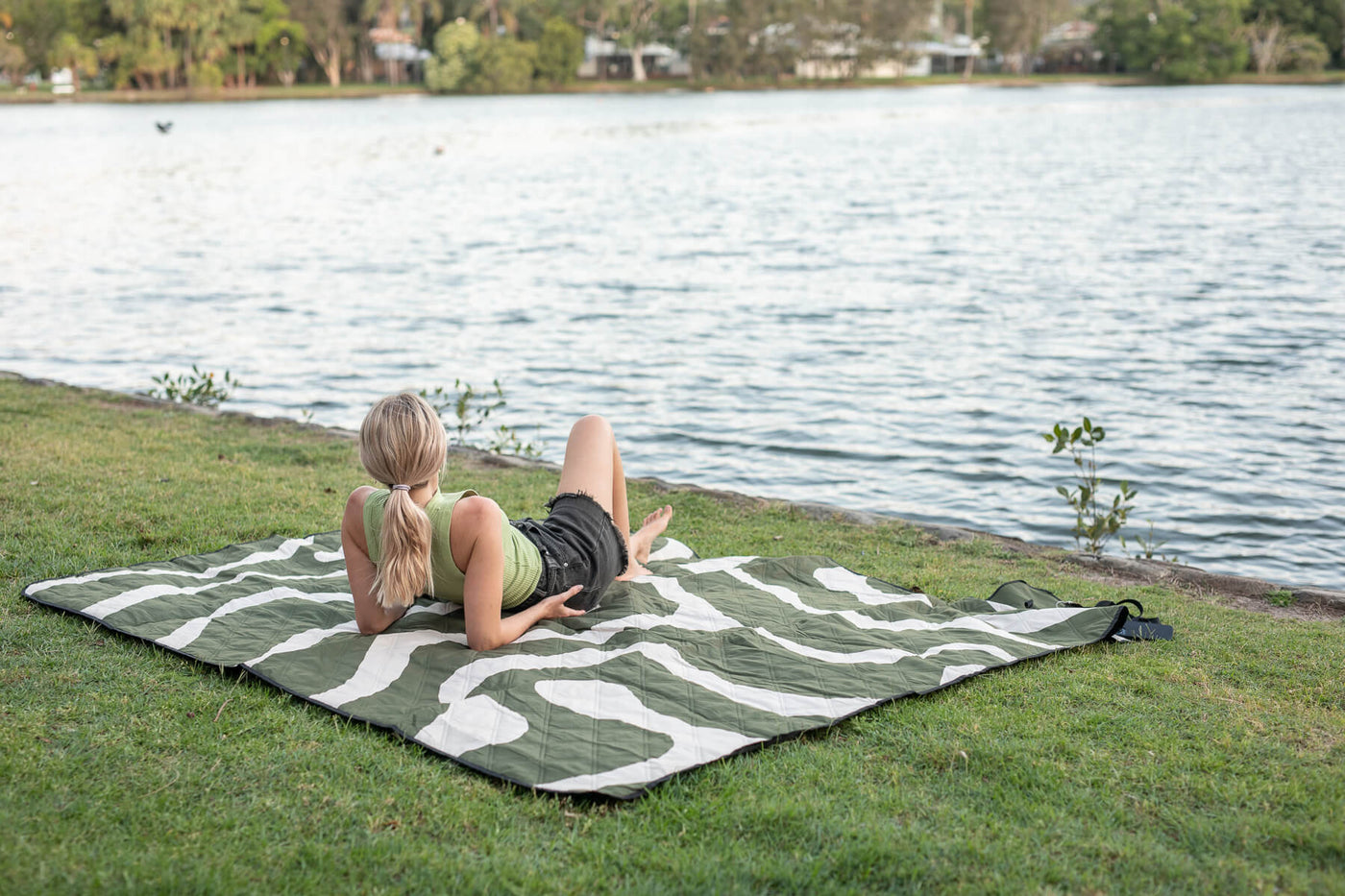 EcoLoom™ – Vandtæt Miljøvenlig Picnic-tæppe