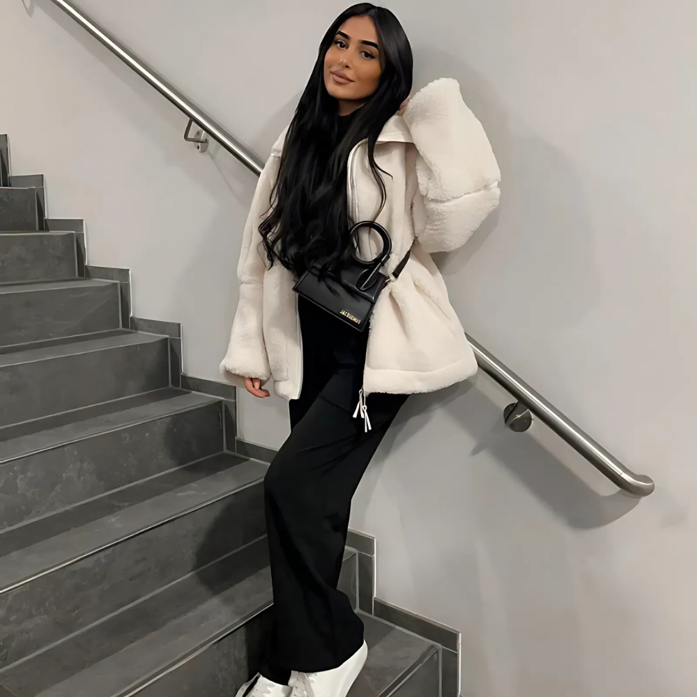 Ninna™ – Dame Cozy Chic Plysjakke