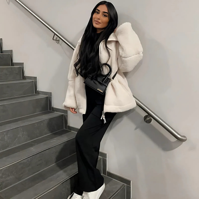 Ninna™ – Dame Cozy Chic Plysjakke
