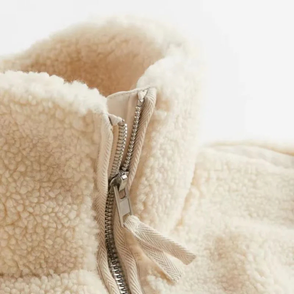 Ninna™ – Dame Cozy Chic Plysjakke