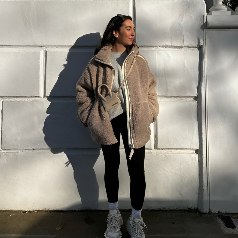Ninna™ – Dame Cozy Chic Plysjakke